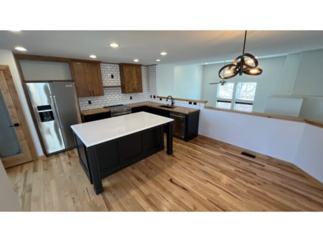 Photo - Beautiful updated Townhome with lots of natural light!