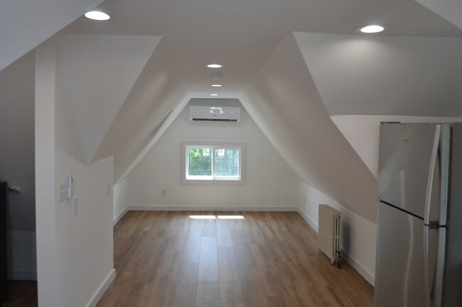 Building Photo - 436 Cornelia St Unit Charming 1-Bedroom Top-Floor Walk-Up