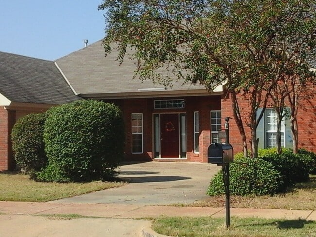 Photo - 106 Grasmere Ct