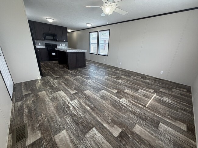 Photo - 38019 Leverette Ave