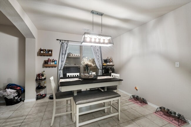 Photo - 5802 Acacia Farm