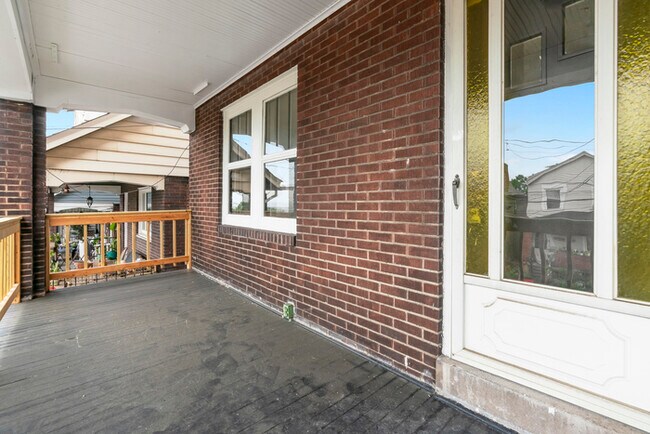 Photo - 2217 Hawthorne Ave