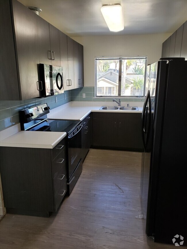 Building Photo - Newly Renovated 2BR/2BA La Mesa Village Gem! Rental