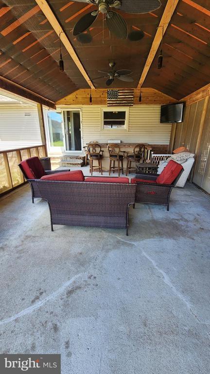 Photo - 228 Market Pl