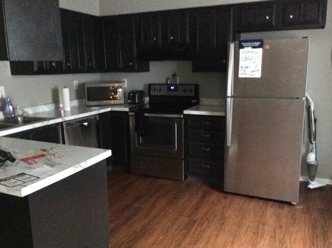 Building Photo - The Ridge 2