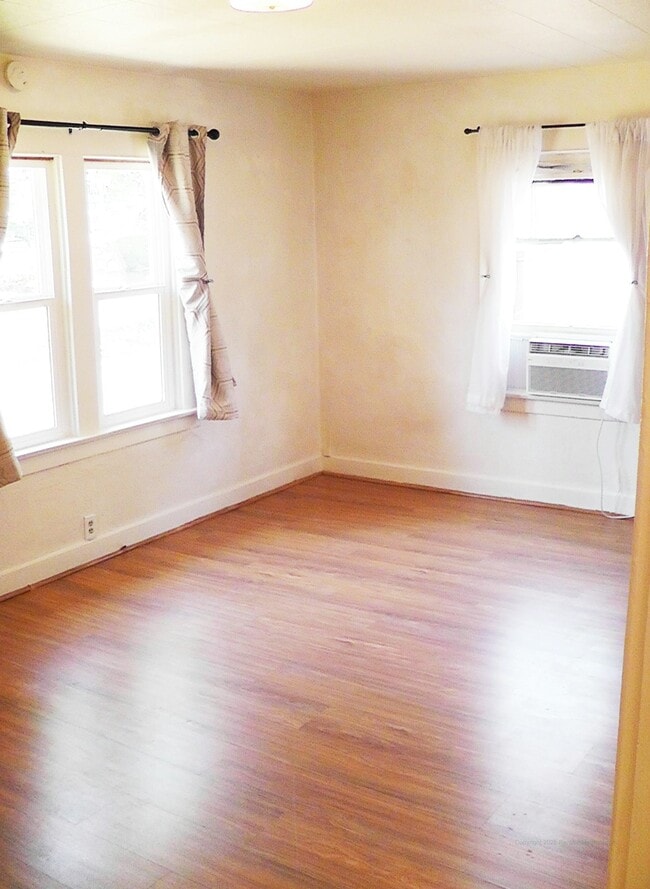 Photo - 209 Tripp St