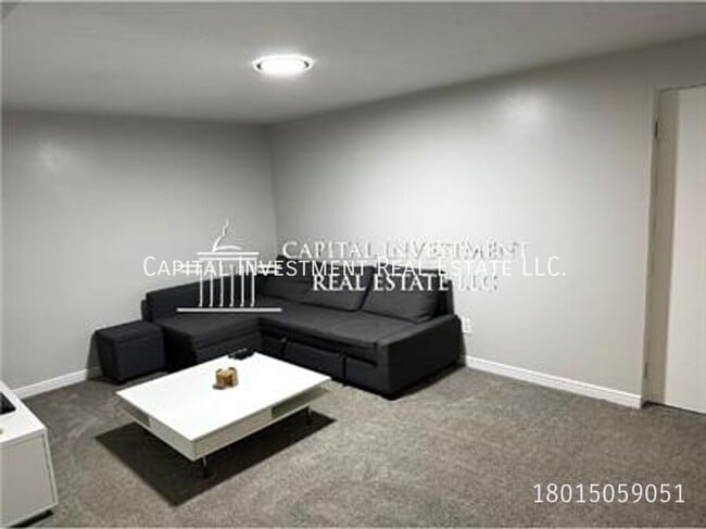 Photo - 7669 Birch St