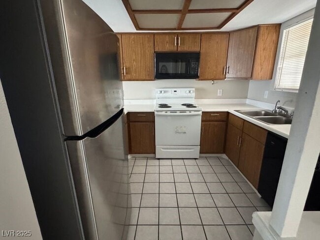 Photo - 3823 S Maryland Pkwy Unit L11