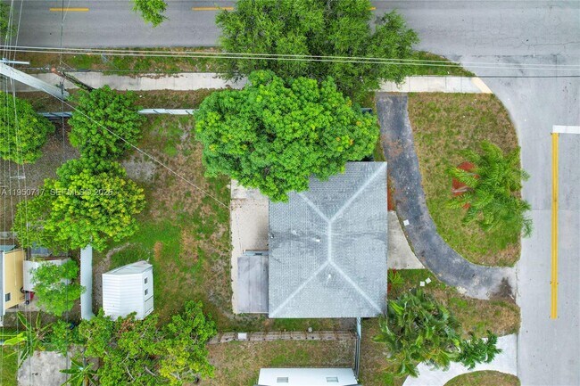 Photo - 6401 Grant St