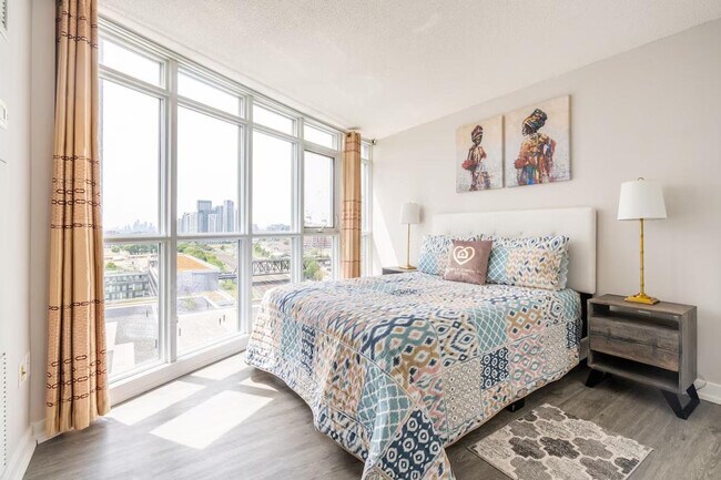 Photo - 21 Iceboat Terr Unit ID1345966P