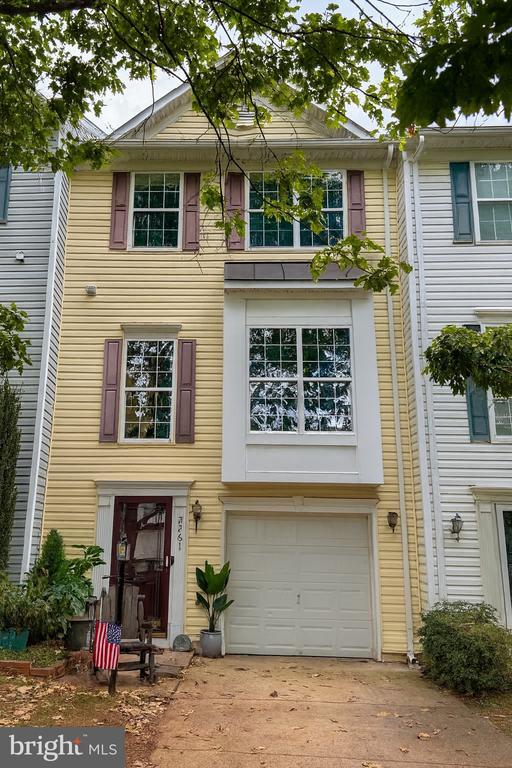 Building Photo - 2261 Forsythia Dr Rental