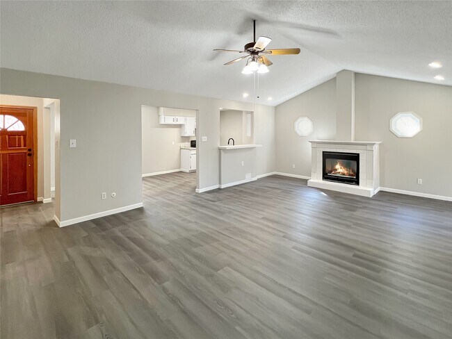 Building Photo - 15018 Cypress Green Dr