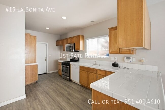 Photo - 415 La Bonita Ave