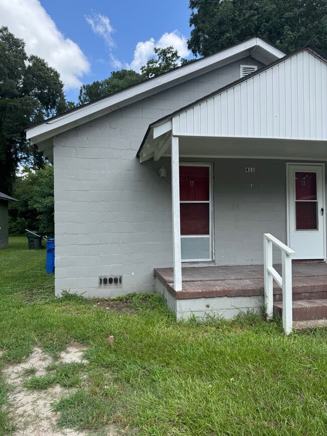 Building Photo - 411 Hadley St SE Rental