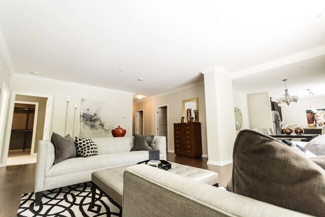 940 On The Park - Luxury Rentals