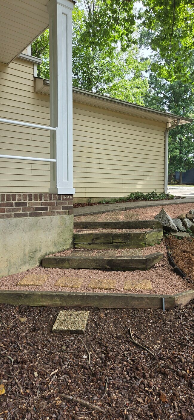 Photo - 2025A Stoneycreek Dr