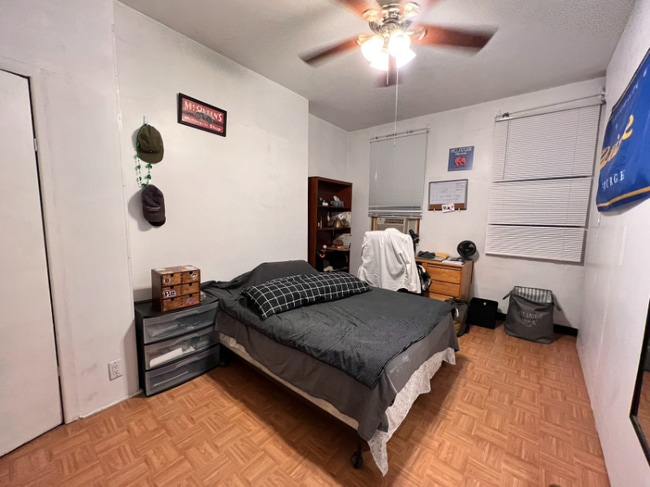 Photo - 3 Oakland Square