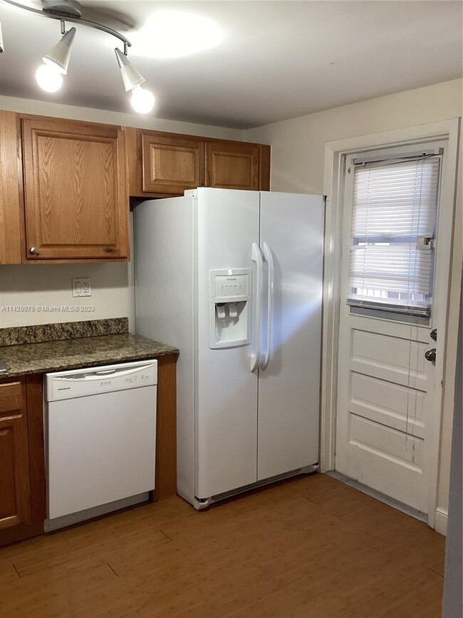 Photo - 8141 SW 24th Ct Apartment Unit 306