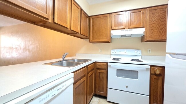 Photo - 2 bedroom, 1,5 bathroom townhouse in Mill Run