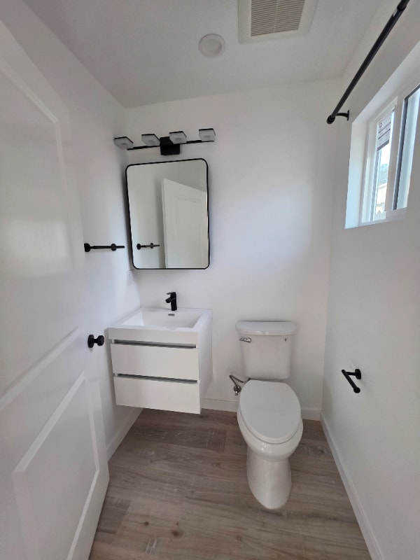 Photo - 2895 Canal Ave