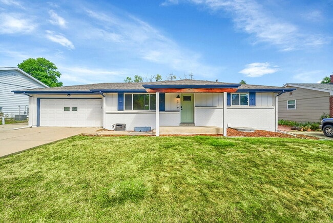 Building Photo - $3,295.00, 4 bed, 3 bath located in Arvada. Rental