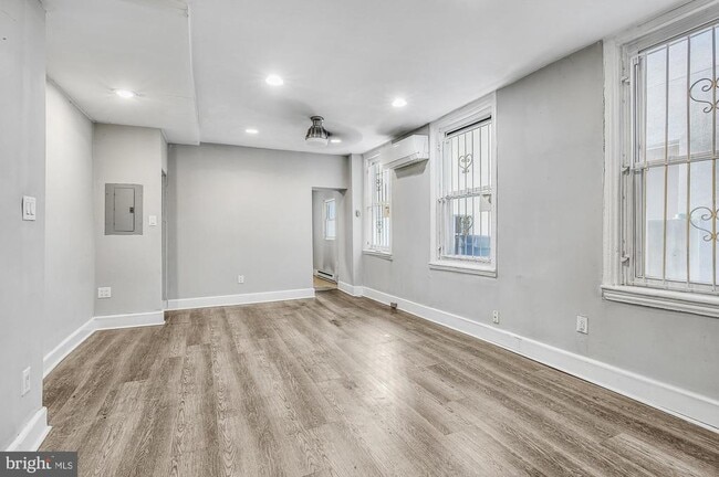 Building Photo - 1202 N 7th St Unit 1R