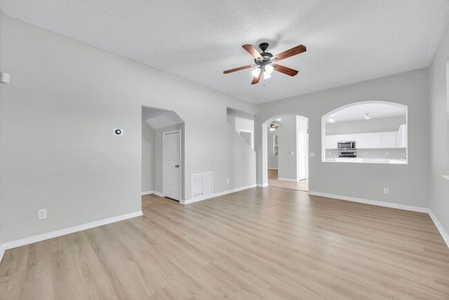 Photo - Nice 3/2.5 Home in East Orlando with 2-Car Garage