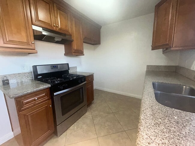 Photo - Spacious 2bed 1.5bath Apartment near Beach Blvd & Talbert Ave