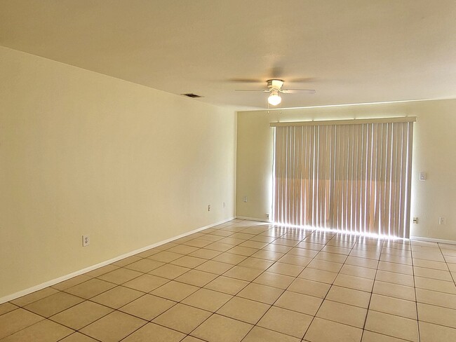 Photo - Spacious Rooms~Sunny~Large Yard~3Beds2Bath...