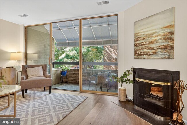 Photo - 1729 S Hayes St