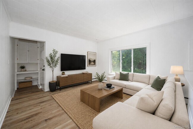 Photo - 216 Hobbs Ln