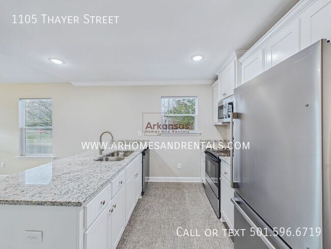 Photo - 1105 Thayer St