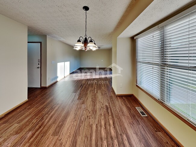 Photo - 378 Wheatfield Dr