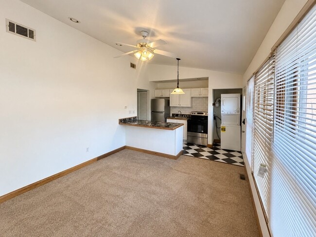Photo - 981 Highland St Unit B