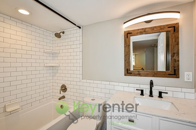 Photo - Modern Seattle Living with Deck, Yard, and Beautiful Views