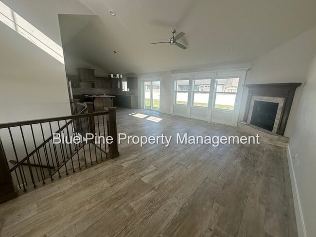 Photo - 176 Hideout Dr