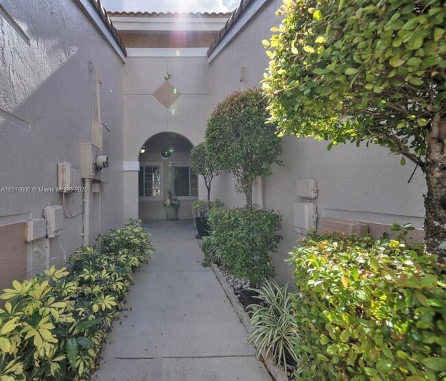 Photo - 11740 SW 19th St