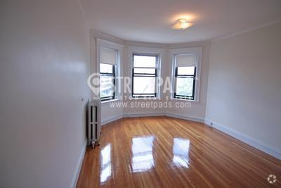 Building Photo - 2 bedroom in Malden MA 02148 Rental