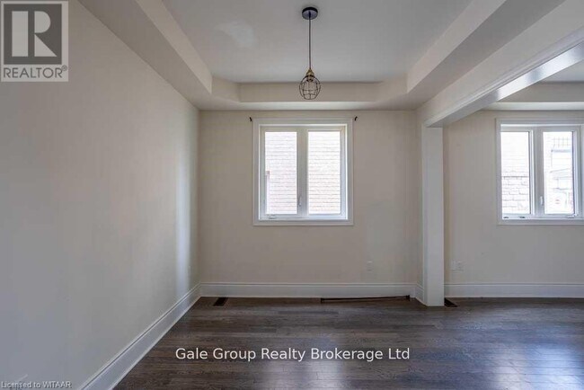 Photo - 909 Edinburgh Dr