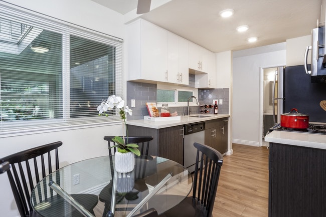 Quartz Countertops - Halford Gardens Apartments