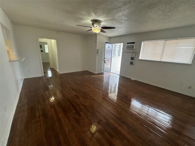 Photo - 4921 Crawford St Unit 19