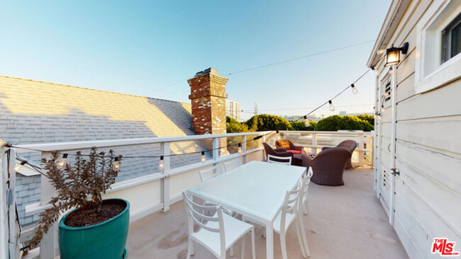 Private Roof Deck - 2622 2nd St Townhome