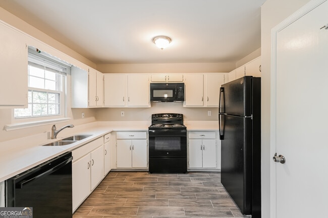 Photo - 5616 Hammond Dr NW