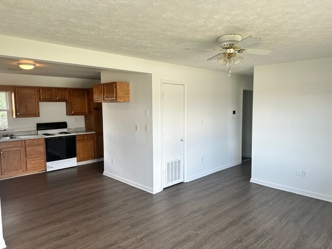 332 Lee Hwy