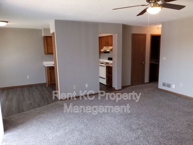Building Photo - 209 W Main St Unit B
