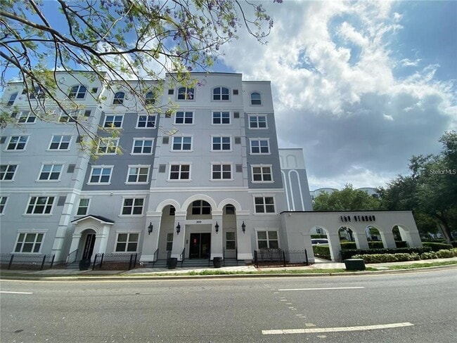 Building Photo - 304 E South St Unit 1020