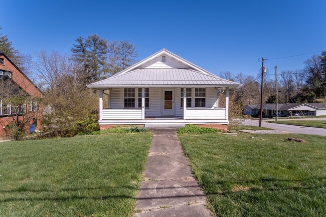 Photo - 445 S Broad St