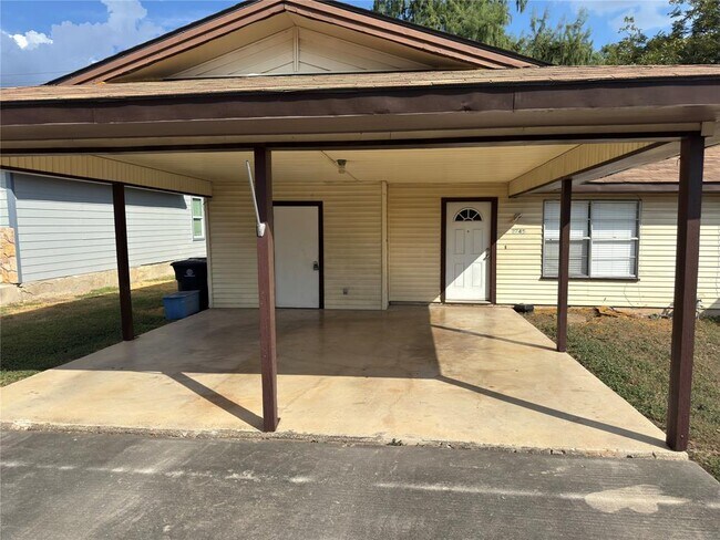 2745 Maple Tree Rd