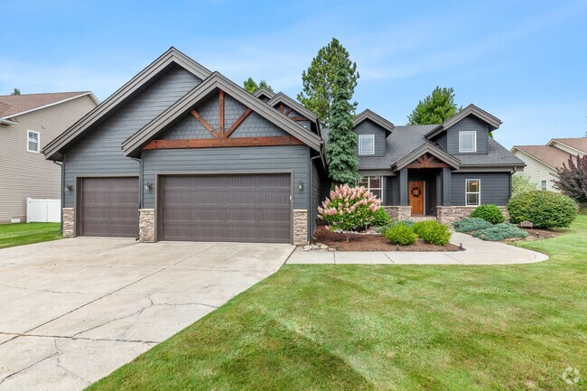 Building Photo - Rocking R Neighborhood - 4 bed 3 bath Rental