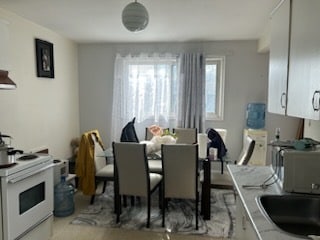 Photo - 80 Kinzie Ave